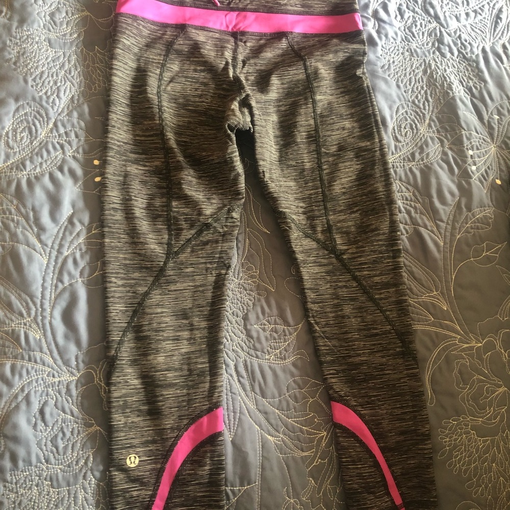 Cropped Lululemon leggings.